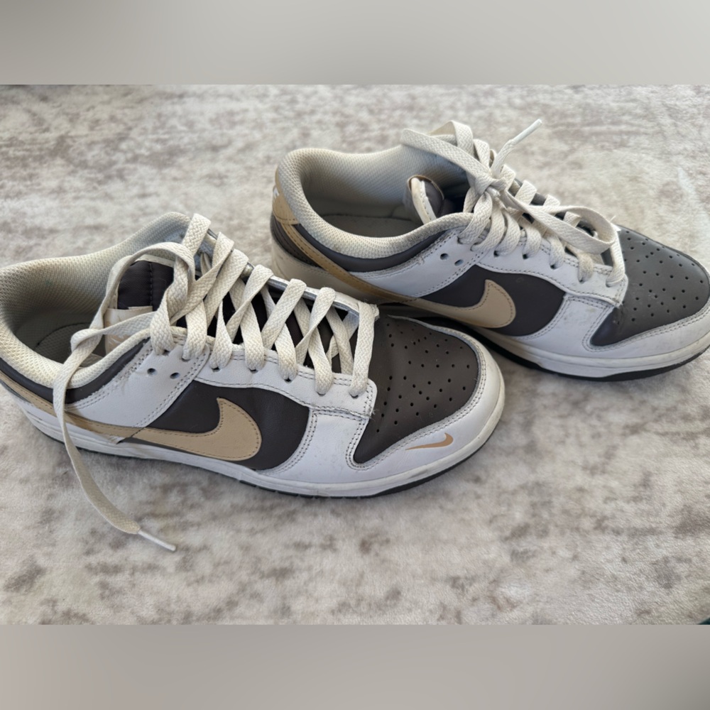 Nike Light Gray Athletic Shoes
